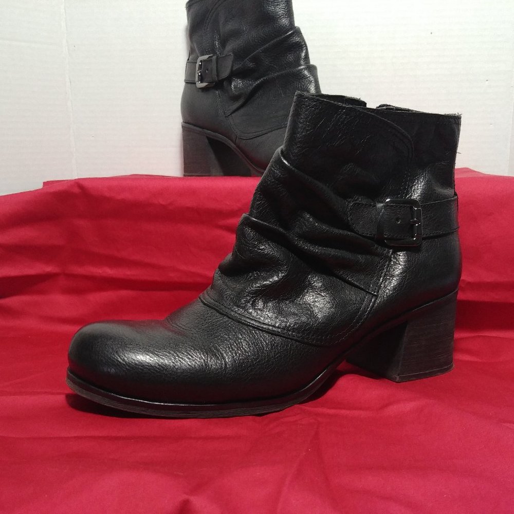 Naturalizer Black Ankle Boots Ruby 10W